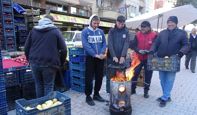 Pazar esnafı soğuk dinlenmiyor