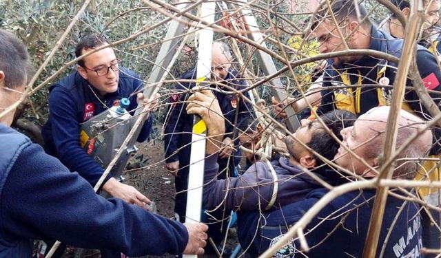 12 metrelik kuyuya düştü, imdadına itfaiye yetişti