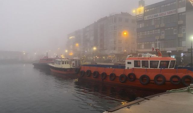 Çanakkale Boğazı'nda yoğun sis nedeniyle seferler durduruldu