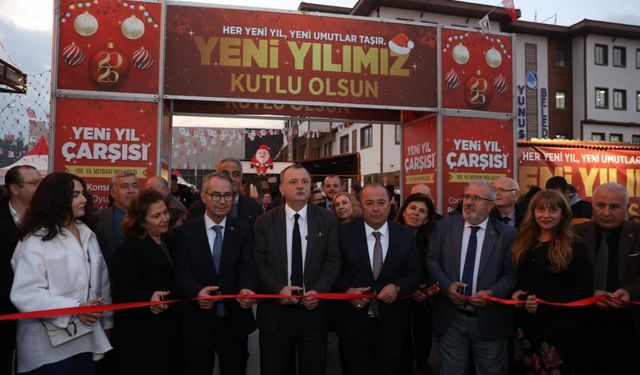 Yunusemrede yeni yıl çarşısı coşkuyla açıldı!