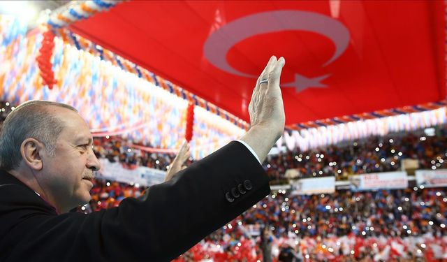 İki belediye başkanı AK Parti yolunda!