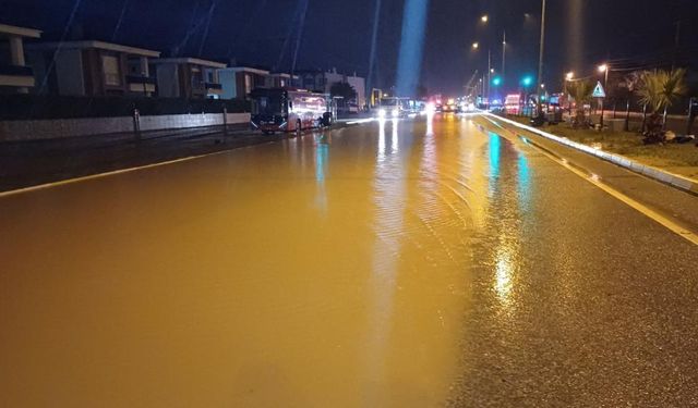 Edremit - Çanakkale Karayolu trafiğe kapanmıştı: Tekrar açıldı!