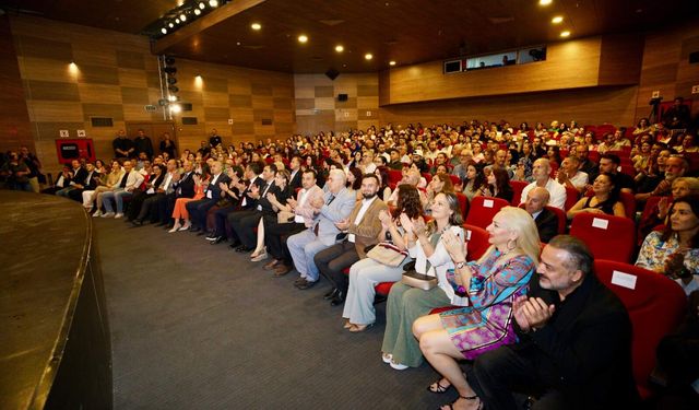 Manisa'da Uğur Mumcu'nun adı Şehir Tiyatrosu Sahnesi'ne verilecek