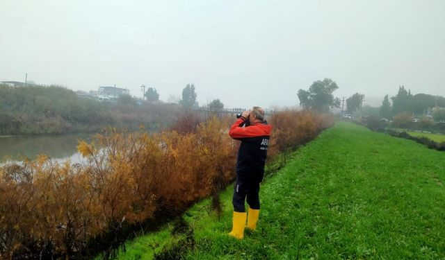 Söke'de Menderes Nehri'ne düşen kişiyi bulmak için ekipler seferber oldu!