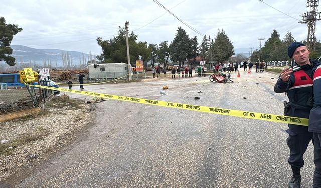 Beyağaç'ta süt toplama aracıyla çarpışan sepetli motosiklet kazası: 2 kişi hayatını kaybetti