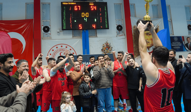 Şehitkamil Belediyespor basketbolda şampiyon!