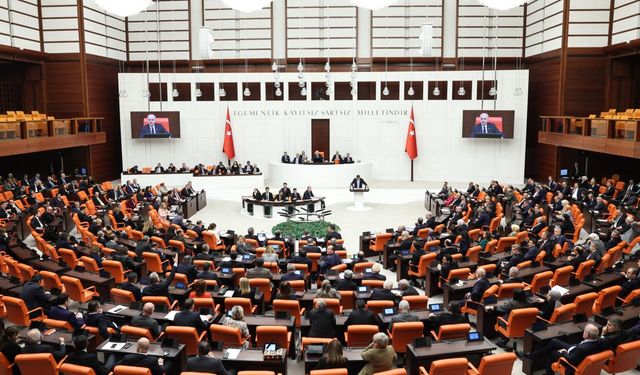 946 kanun teklifi sunuldu: En çok yazılı soru önergesi CHP'den