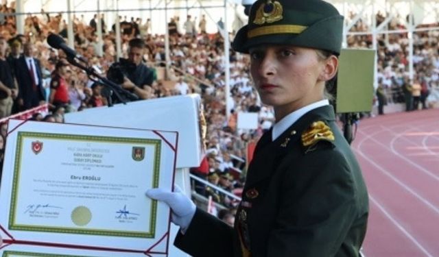 TSK'dan ihraç edilen Teğmen Ebru Eroğlu, holdingte işe başladı!