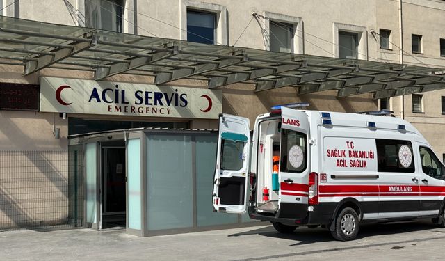 Bipolar bozukluğu olan şahıs okul zilini kafaya taktı! Cinnet geçirip müdürün boğazını kesti