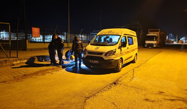 Gece saatlerini fırsat bilen hırsızlar bekçilere yakalandı