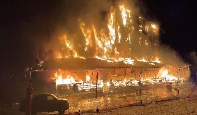 Yangının sebebi kar motorlarının yakıt depoları: Otel alevlere teslim oldu!