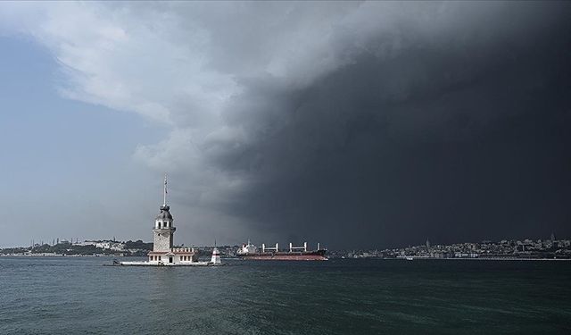 İstanbul'da fırtına alarmı! Bazı seferler iptal edildi