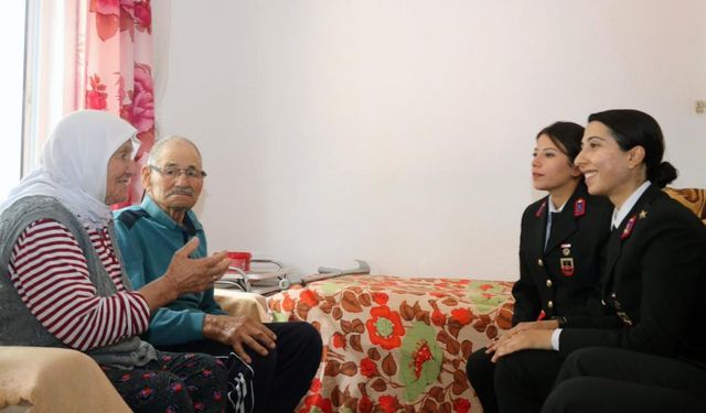 Muğla’da asırlık aşka saygı: Jandarma 75 yıllık çifti unutmadı!