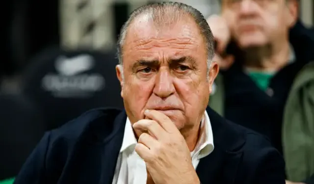 Fatih Terim'in evinin bahçesine astığı bayrak dikkat çekti!