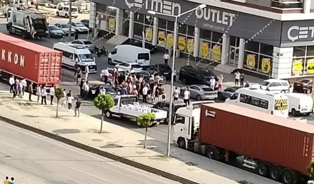 İzmir Torbalı'da otomobile pompalı tüfekle ateş açtılar: 3 ölü, 3 yaralı!
