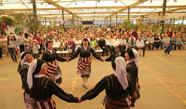 İzmir'de 22'inci kez düzenlenen Karşıyaka Çiçek Festivali coşkuyla sona erdi!