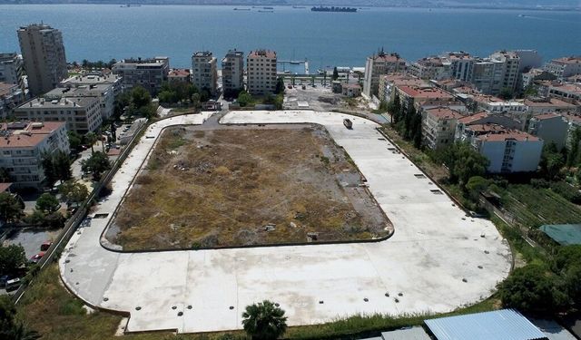 Başkan çıkmazı yaşanırken Karşıyaka Stadı için umut doğdu!