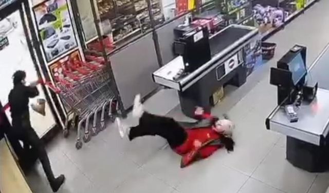 Yabancı uyruklu şahıs, kadın kasiyeri tekme tokat dövdü!