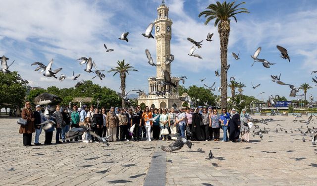 Yunusemre kadınları İzmir’i adım adım gezdi!
