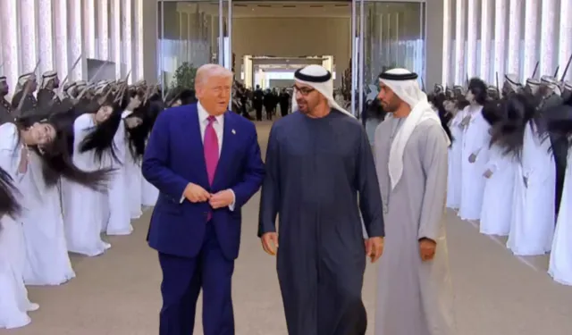 Trump'ın önünde kadınlar saçlarını savurmuşlardı: Sebebi belli oldu!