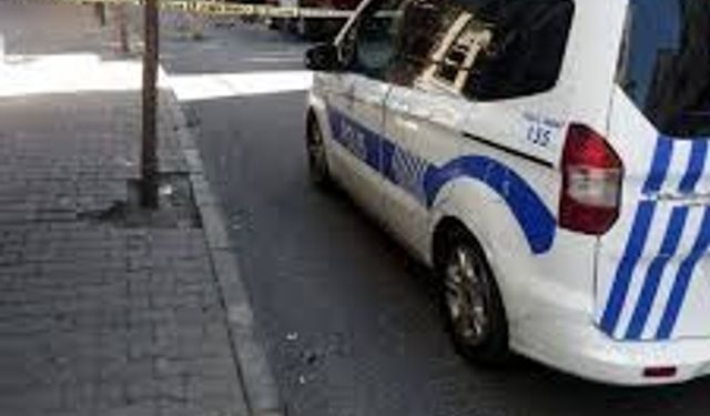 Boşanma aşamasındaki baba kızıyla canına kıymak istedi