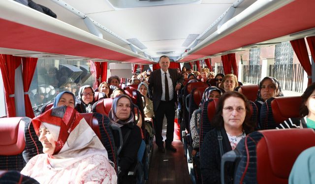 Yunusemre’den kadınlara İzmir çıkarması