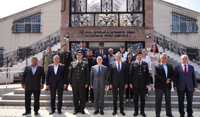 Ayvalık'ta bayram coşkusu: Başkan Ergin'den kapsamlı bayramlaşma!