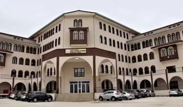 Lise sınıfında çiçek hastalığı vakaları: Derslere yıl sonuna kadar ara