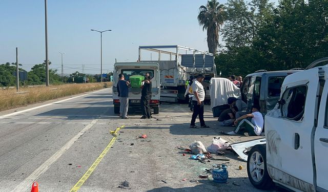 Hatay'da ortalık savaş alanına döndü! Feci kazada ölü ve yaralılar var