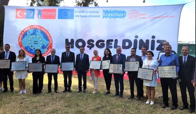 Erasmus+ ile geleceğin sınıfları İzmir’de kuruluyor!