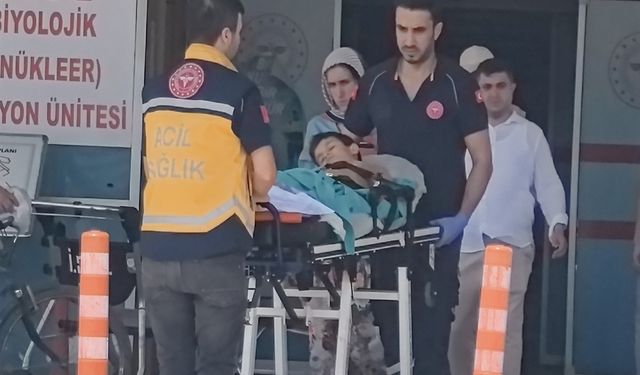 Kurbanlık bıçak ağır yaraladı: 7 yaşındaki çocuk hastaneye kaldırıldı