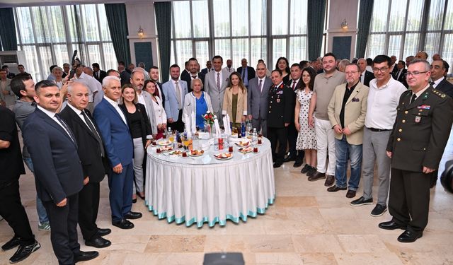 Manisa protokolü Kurban Bayramı öncesi bayramlaşmak için bir araya geldi