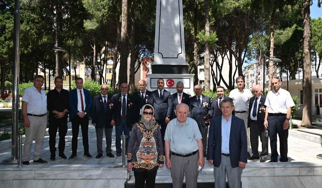 Manisa’da şehit ve gazi ailelerine bayram morali