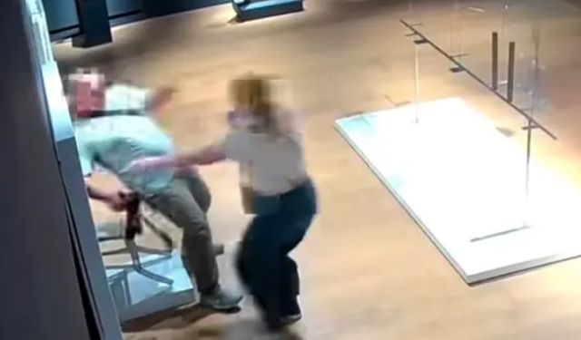 Dünyaca ünlü esere oturarak kıran şaşkın turist, sanatseverleri kızdırdı!