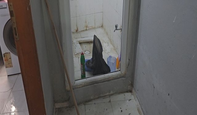 Kanalizasyon tıkanınca kurban kanı evleri bastı
