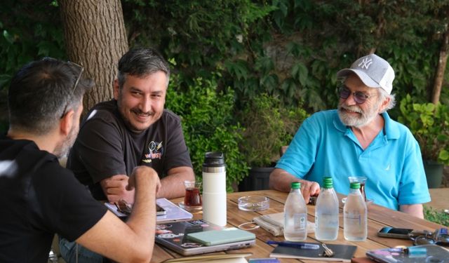 Haluk Bilginer ve Feyyaz Yiğit yeni filmi için ilk provada! Yüzler gülüyor