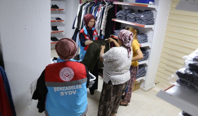 Manisa’da sosyal market ihtiyaç sahiplerine umut oldu! Ücretsiz binlerce ürün dağıtıldı