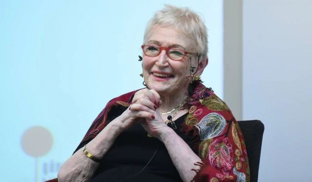 Türk edebiyatından bir yıldız daha kaydı! Ünlü yazar Pınar Kür'den acı haber