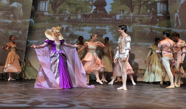 Uluslararası Bodrum Bale Festivali “Kuğu Gölü” ile açıldı