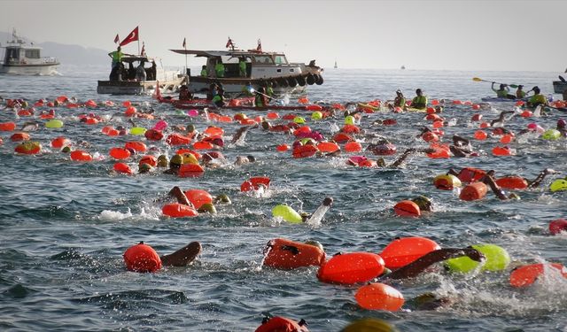 Boğazda zafer coşkusu yüzme yarışıyla taçlandı
