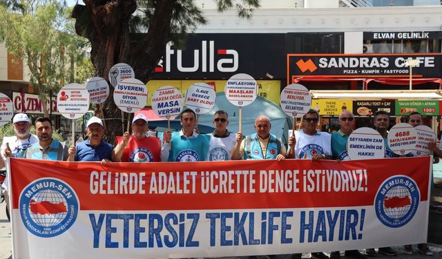 Memur Sen Antalya’da çadır kurup eylem yaptı