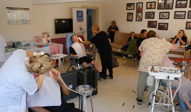 Belediye ve diş hekimlerinden engellilere destek