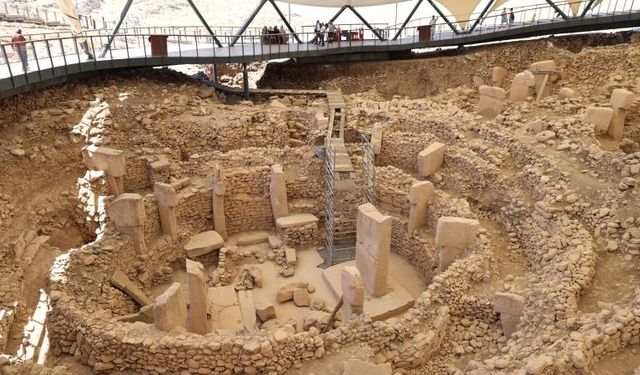 Göbeklitepe’de 12 bin yıllık insan heykeli keşfedildi!