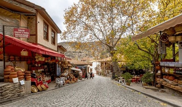 İzmir'in en güzel yerleri: Saklı koylardan tarihi sokaklara kareye girmesi gereken duraklar