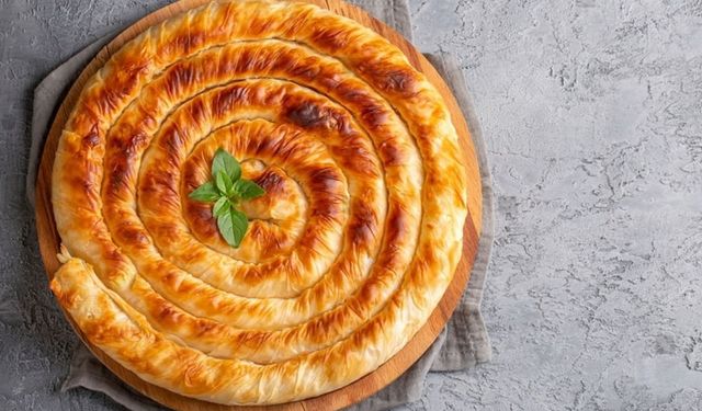 Aşçıların Sır Gibi Sakladığı Börek Tarifi: İşte Bu Sosla Çok Lezzetli Oluyor!