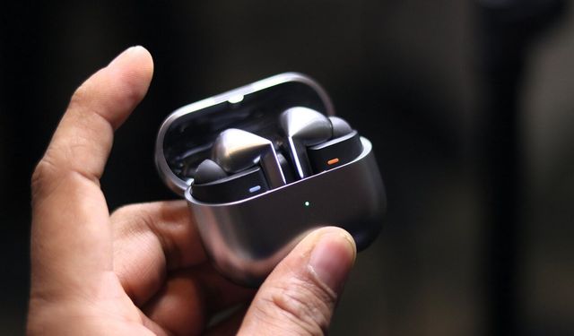 Galaxy Buds 4 yepyeni bir tasarımla geliyor