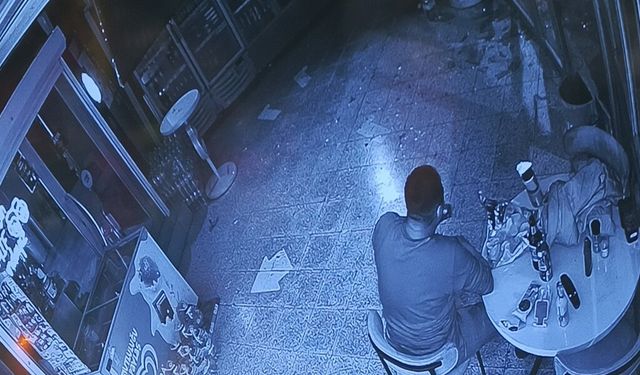 Şaşkına çeviren hırsızlık: Marketi soymak yerine içki içip cips yedi!