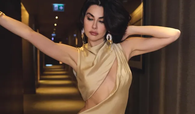 Ünlü oyuncu hastanede objektiflere yakalandı!