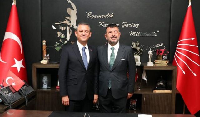 CHP eski il başkanı istifasını, ''Sayın Özgür Özel’e Veli Ağababa hayırlı olsun” sözleriyle duyurdu!