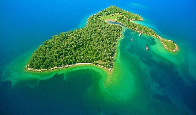 Herkes Plaja Gidiyor Ama Bu İzmir Kaçamağı Sizi Zamanda Yolculuğa Çıkaracak